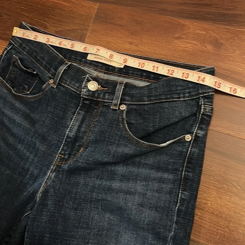 🍁SALE🍁LEVI’S Bermuda Shorts size 27